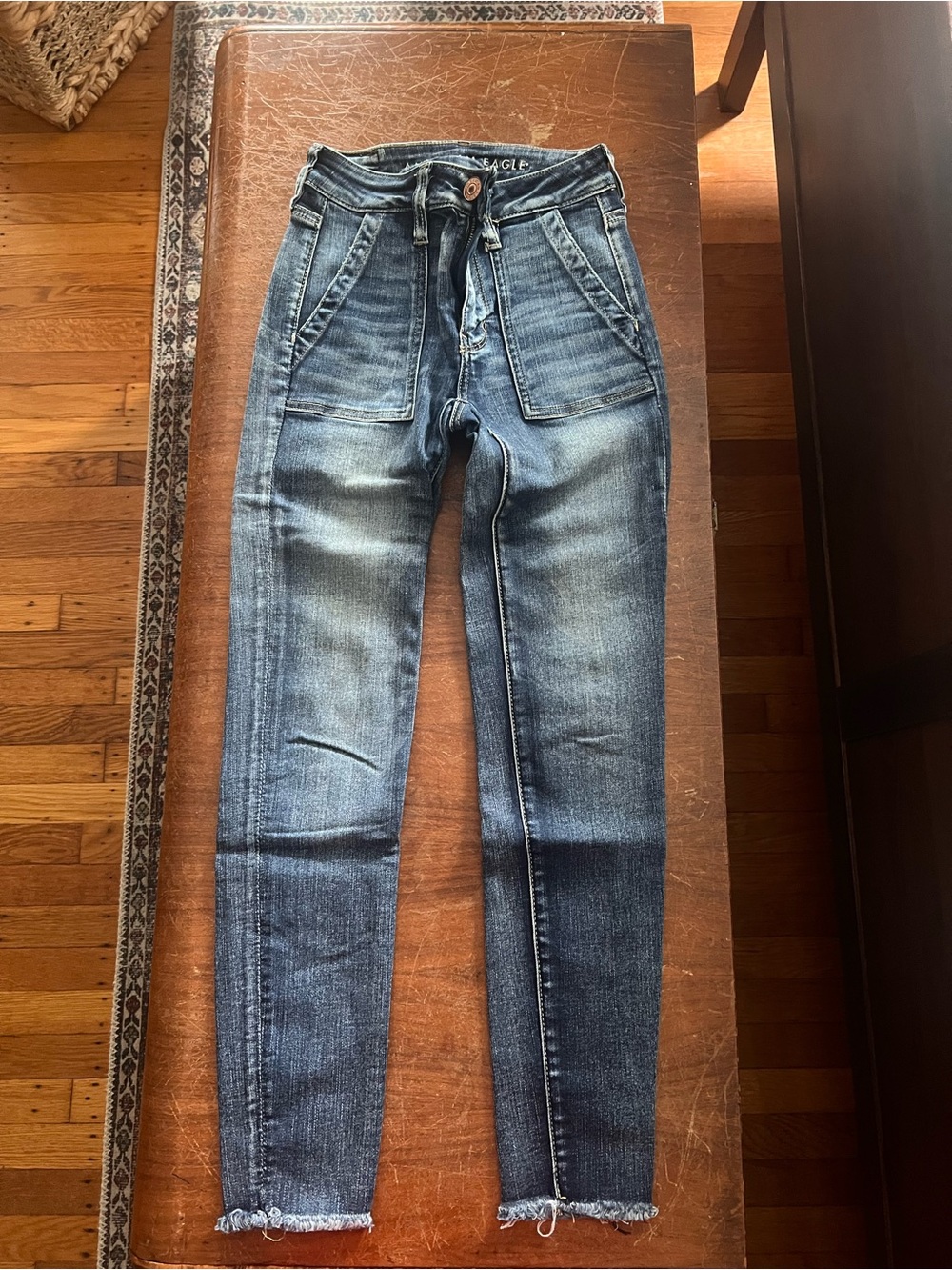 American Eagle Women’s Size 00 Regular Skinny Fit Crop Jeans Frayed Hem